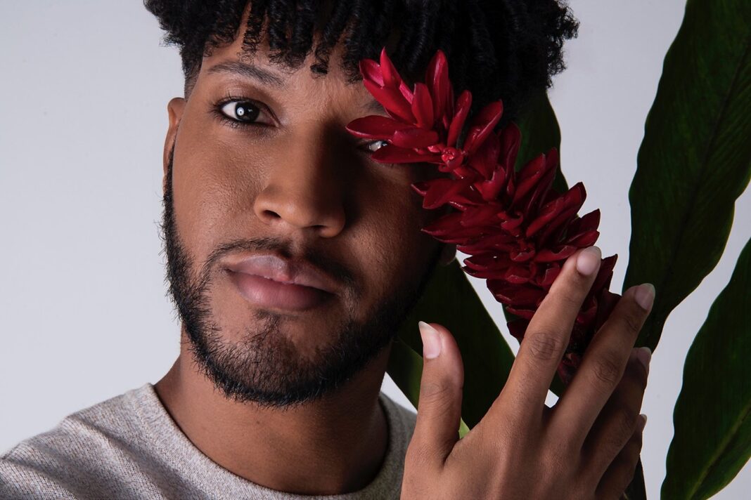 carioca,-lis-se-revela-um-compositor-e-cantor-de-futuro-com-o-ep-‘a-demora’