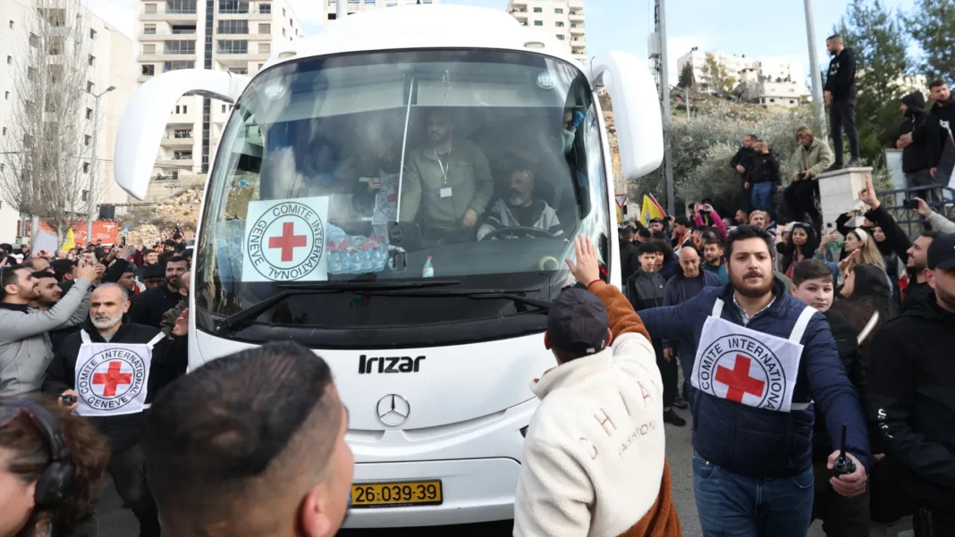 israel-liberta-110-prisioneiros-palestinos-em-troca-de-refens;-veja israel-liberta-110-prisioneiros-palestinos-em-troca-de-refens;-veja