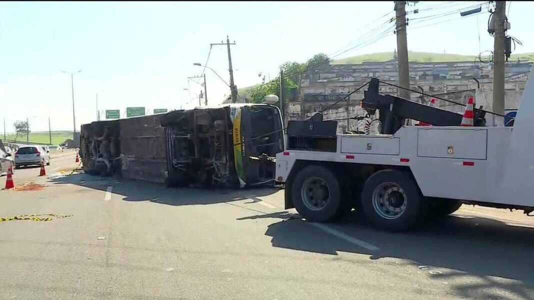 onibus-tomba-e-deixa-feridos-em-niteroi