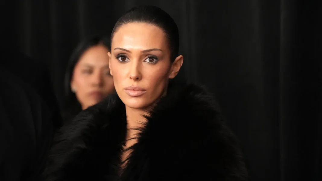 quem-e-bianca-censori,-mulher-de-kanye-west-que-foi-pelada-ao-grammy quem-e-bianca-censori,-mulher-de-kanye-west-que-foi-pelada-ao-grammy