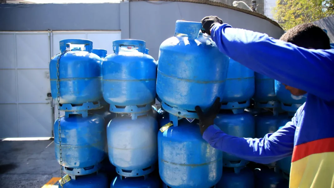 lula-diz-que-projeto-vai-entregar-gas-gratuito-a-22-milhoes-de-familias lula-diz-que-projeto-vai-entregar-gas-gratuito-a-22-milhoes-de-familias