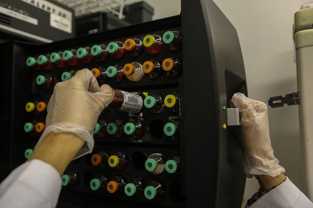 medico-alerta-sobre-perigos-do-cancer-do-colo-do-utero medico-alerta-sobre-perigos-do-cancer-do-colo-do-utero