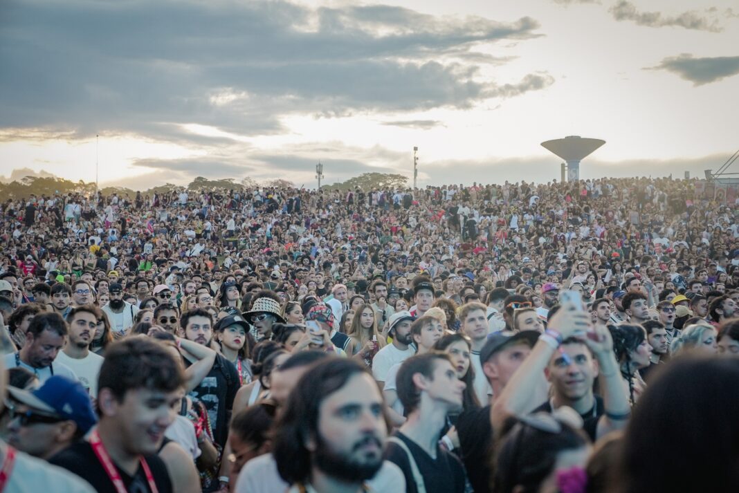 lolla,-the-town-e-mais…-como-o-autodromo-de-interlagos-virou-unico-palco-dos-festivais-em-sp?