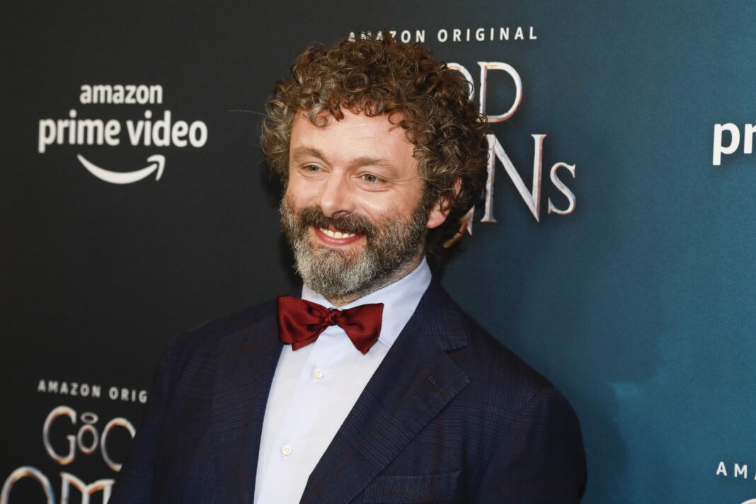 michael-sheen-quita-r$-7,45-milhoes-em-dividas-de-moradores-da-sua-cidade-natal