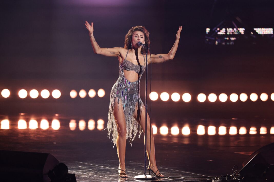 miley-cyrus-perde-tentativa-de-barrar-processo-que-a-acusa-de-plagiar-bruno-mars