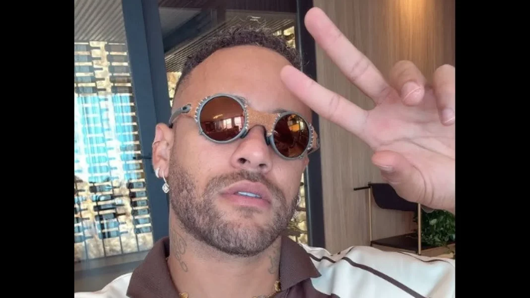 neymar-posa-com-camisa-de-clube-alemao-e-gera-discussao-politica