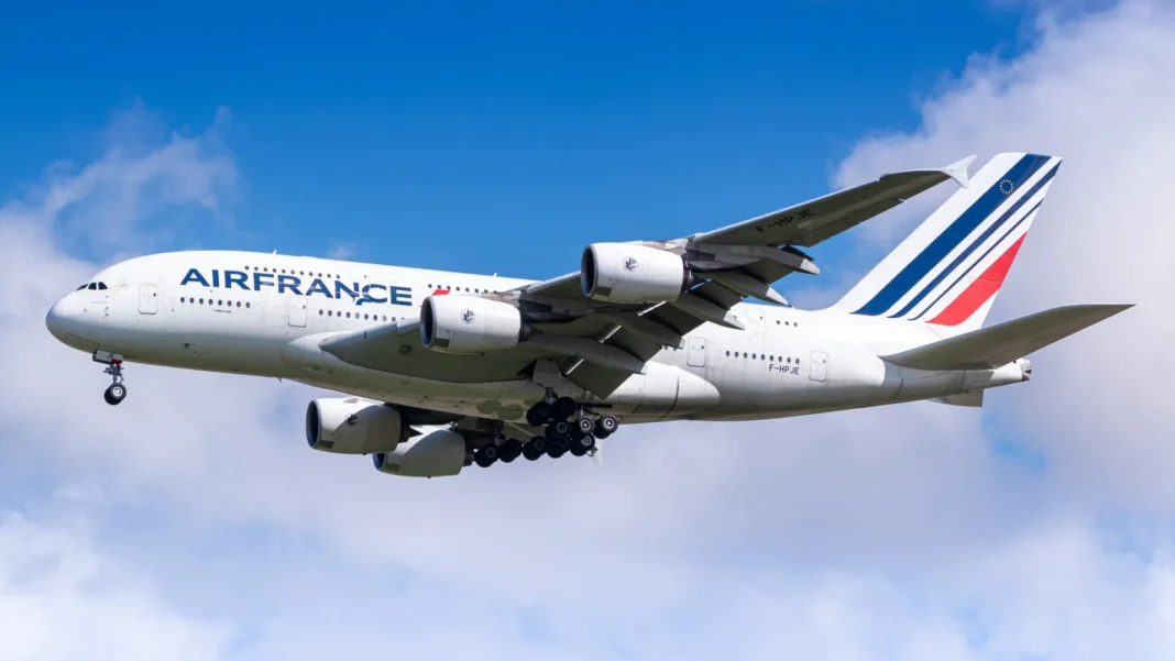 aviao-da-air-france-volta-a-paris-apos-passageiro-perder-o-celular