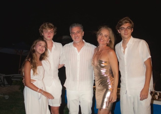 angelica-comenta-polemica-sobre-sua-nora-e-influencer:-‘crescer-hoje-e-muito-dificil’ angelica-comenta-polemica-sobre-sua-nora-e-influencer:-‘crescer-hoje-e-muito-dificil’