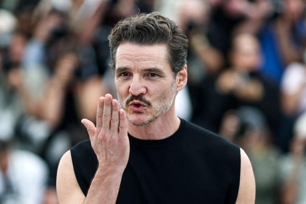 pedro-pascal-critica-clima-de-‘medo’-por-politicas-de-imigracao-de-trump:-‘nao-deixe-que-eles-vencam’