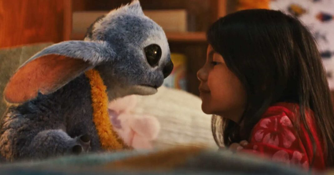 por-que-stitch-e-peludo-e-fofinho?-cinco-motivos-que-explicam-visual-dos-aliens-azulado por-que-stitch-e-peludo-e-fofinho?-cinco-motivos-que-explicam-visual-dos-aliens-azulado