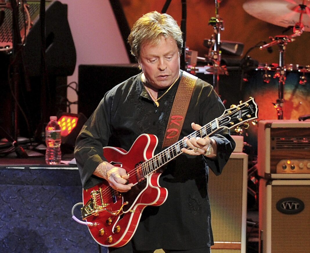 rick-derringer,-guitarrista-conhecido-por-‘hang-on-sloopy’,-morre-aos-77-anos