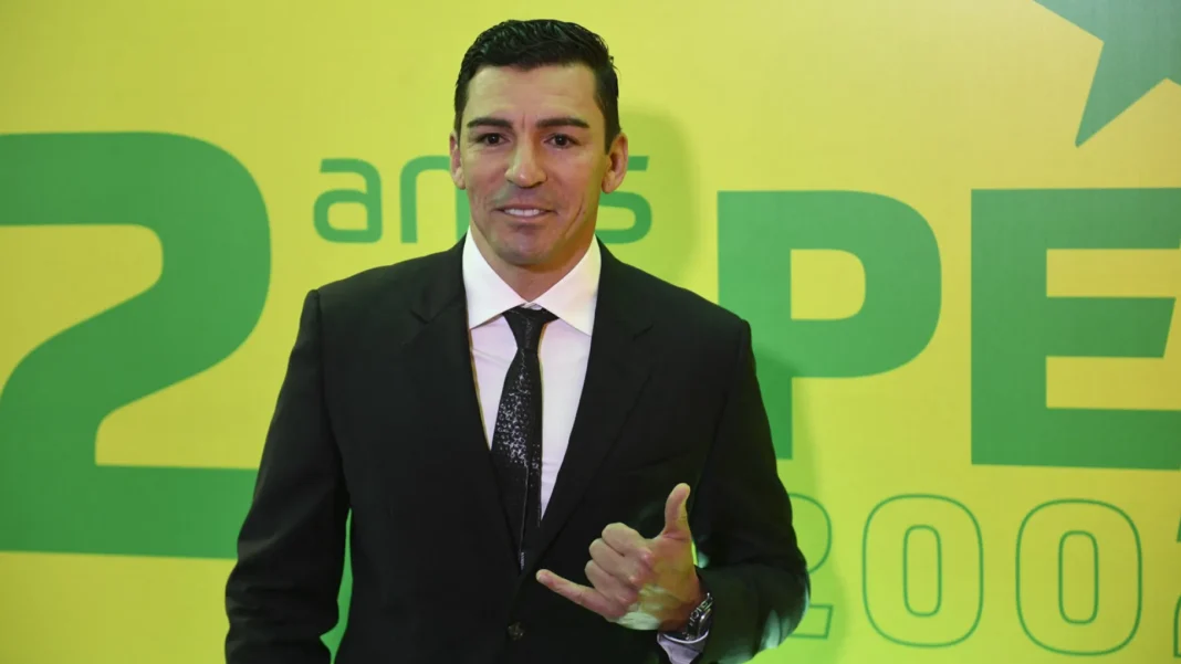 ex-zagueiro-lucio-mostra-avanco-na-fisioterapia-em-hospital-apos-acidente