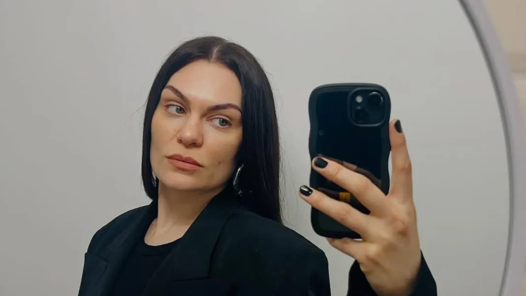 jessie-j-revela-diagnostico-de-cancer-de-mama-e-passara-por-cirurgia
