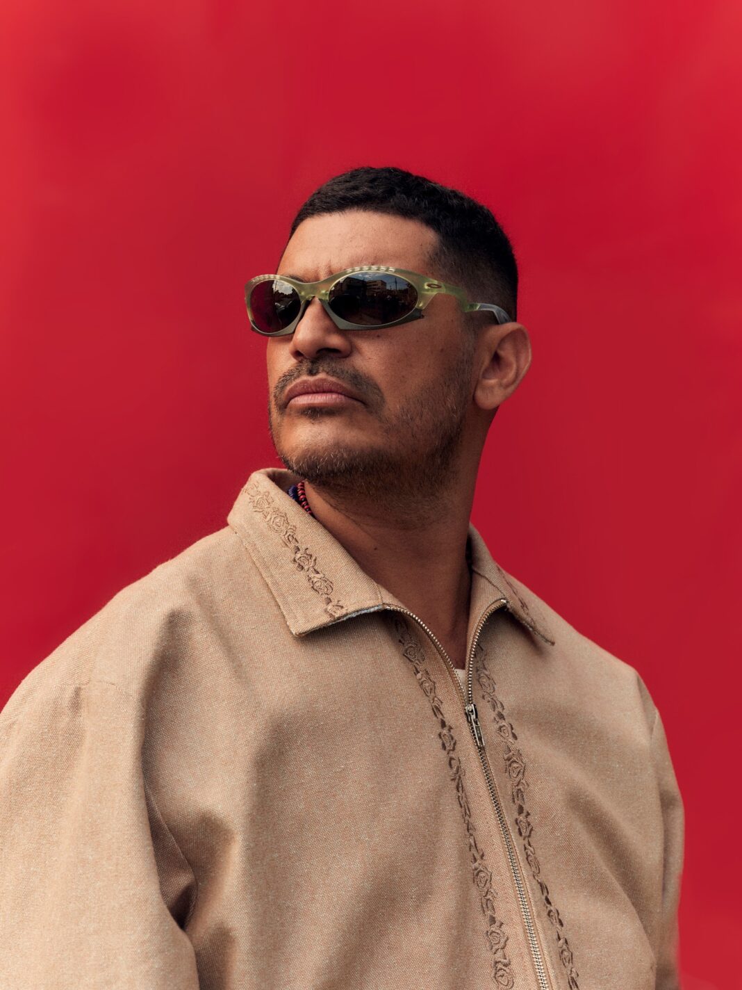 criolo-festeja-50-anos-com-outro-album-de-samba,-turne-e-livro-feito-com-a-mae