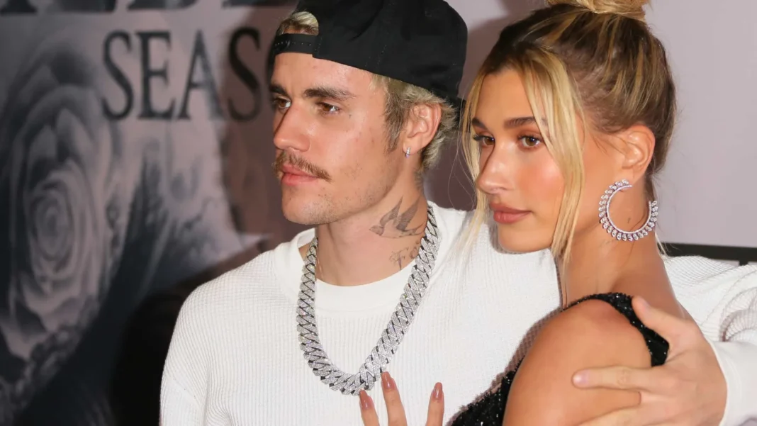 hailey-bieber-e-vista-sem-alianca-em-nova-york