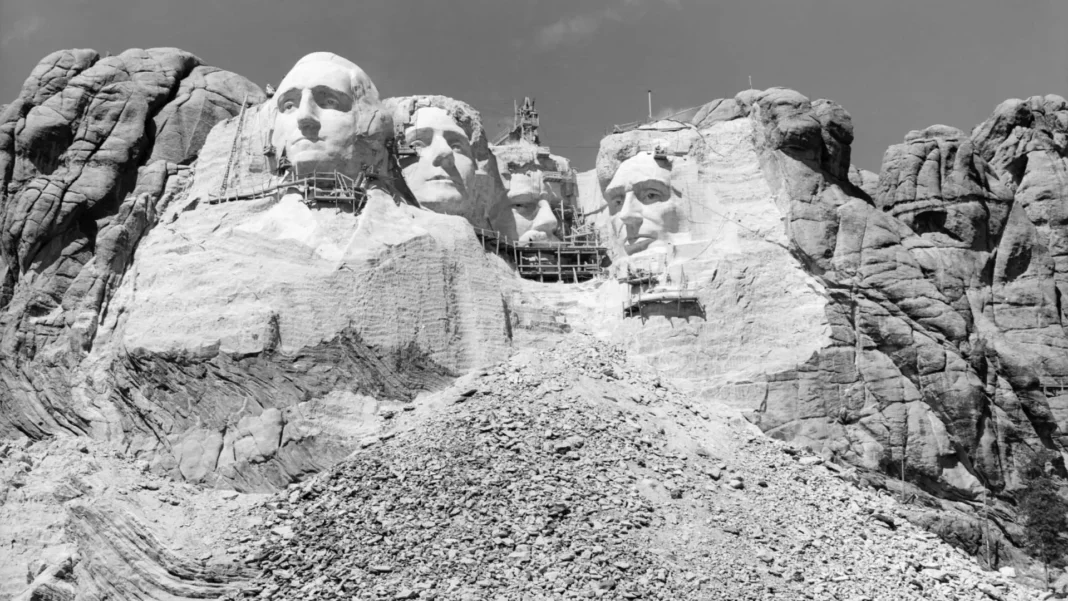 trump-ainda-sonha-com-rosto-no-monte-rushmore,-mas-ideia-e-rejeitada