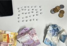 Homem é detido com 33 pedras de crack no Centro de Camaçari