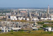 Empresa no Polo de Camaçari abre processos seletivos para novas vagas