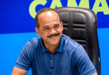 Camaçari: TCM multa ex-prefeito por irregularidades em contratos