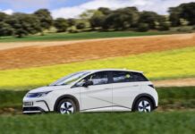 BYD planeja montar 50 mil veículos elétricos no Brasil apesar de críticas locais