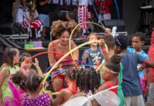 Boulevard Camaçari promove oficina de bambolê para todas as idades