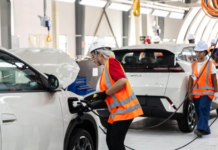 Fábrica inicia segundo turno e contrata 800 novos funcionários