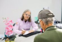 Conviver amplia atendimento médico para idosos em Camaçari
