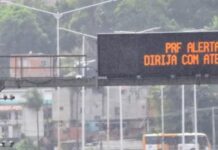 Motociclista morre em acidente com caminhão na BR-324, Simões Filho