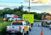 Nova carreta tomba em rotatória da Bracell no Polo após uma semana