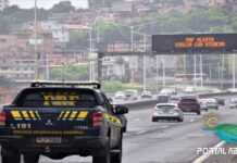 Motociclista morre em acidente com caminhão na BR-324, Simões Filho