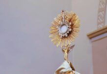 Paróquias promovem missas, procissão e ação solidária nesta quinta (4)