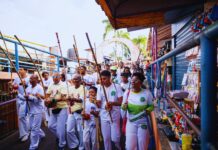 Camaçari celebra guardiões da cultura popular em cortejo pelas ruas