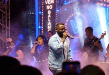 Vinny Sanchez encanta público de mais de 30 mil em show em Camaçari