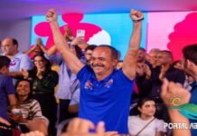 Elinaldo reúne multidão em Camaçari em encontro com ACM Neto e fortalece oposição