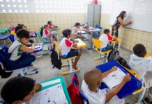 Camaçari entrega reforma da escola em Machadinho e planeja melhorias