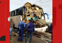 Ônibus com trabalhadores colide com caminhão na Bahia e fere 17 pessoas