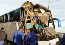 Acidente em Camaçari fere trabalhadores da BYD após colisão entre caminhão e ônibus