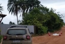 Pedreiro morre eletrocutado por cabo energizado em Camaçari