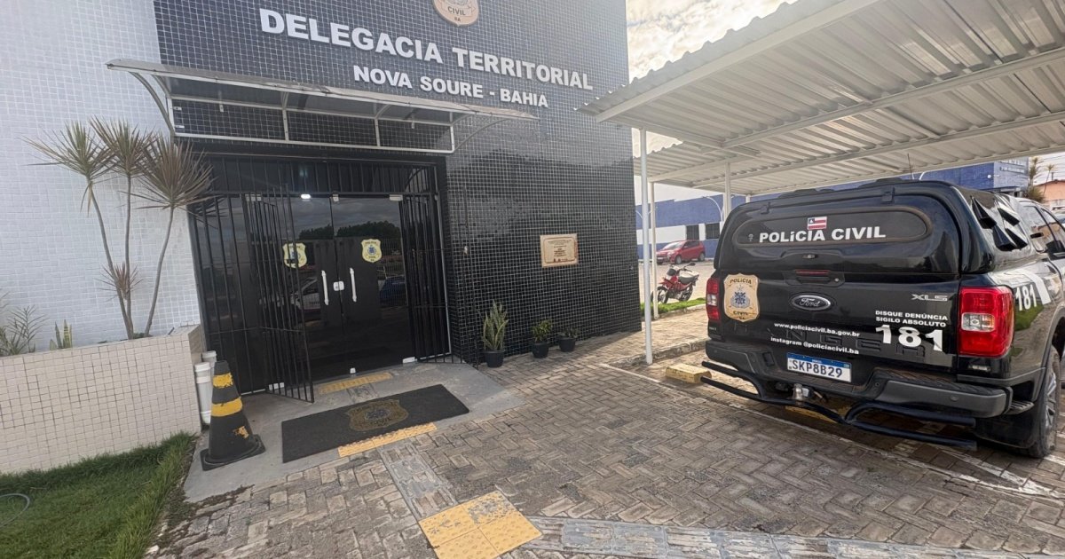 Polícia Civil realizando prisão