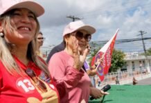 Ivoneide percorre ruas de Camaçari para fortalecer campanha de Lula e Jerônimo