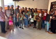 BYD realiza oficina de sabão artesanal reforçando compromisso socioambiental