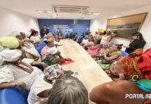 Baianas do acarajé em Camaçari cobram avanço de projeto de auxílio na baixa estação