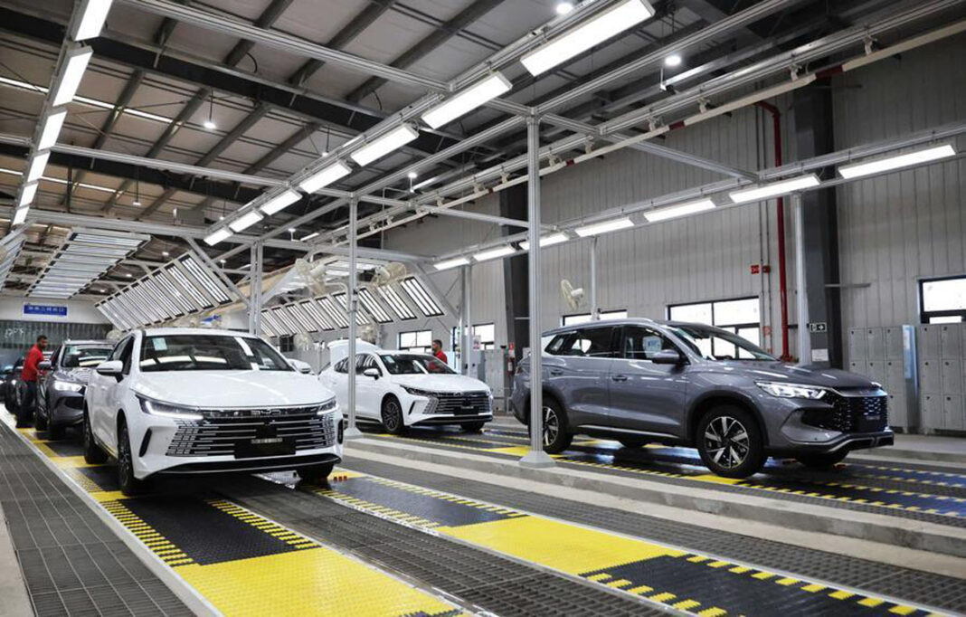 Producao-de-veiculos-na-BYD-em-Camacari-Bahia-foto-de-Jin-Haoyuan-Xinhua.jpg