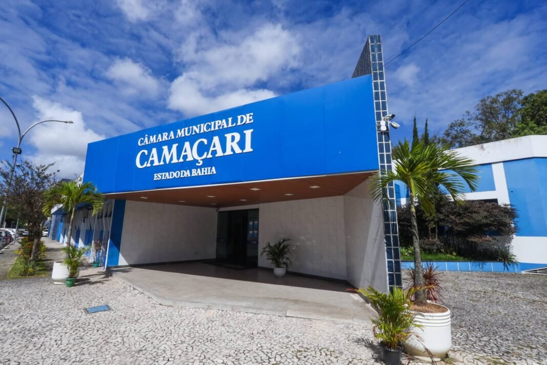 bahianoar-confira-lista-dos-candidos-a-vereador-em-camacari-foto-fachada-camara-atualizada-1-3.jpg