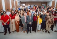 Prefeitura de Camaçari empossa 54 novos servidores da educação