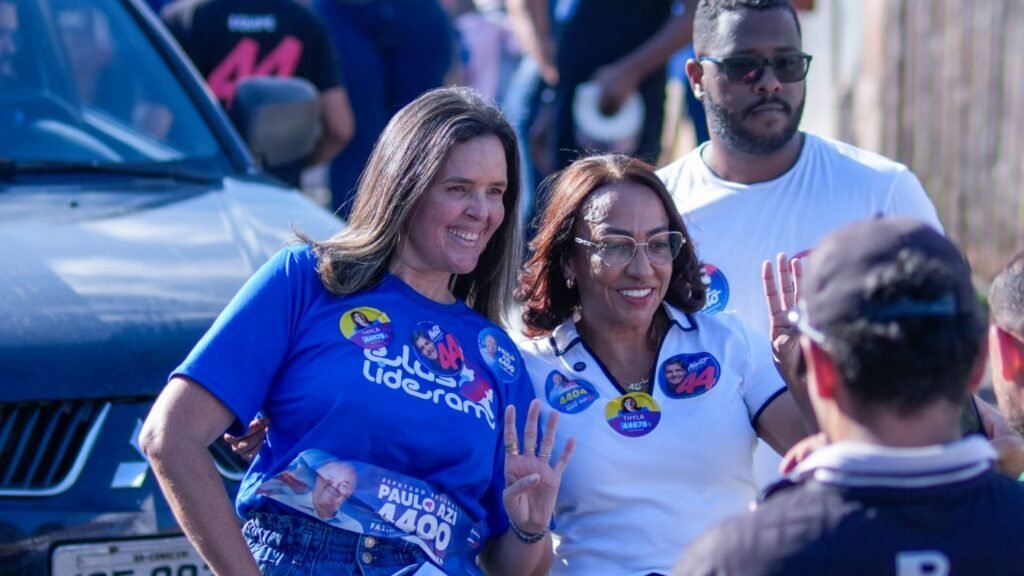 Thyla Mendes e Jaldice Nunes durante caminhada