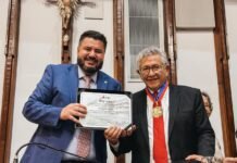 Júnior Muniz destaca legado de Luiz Caetano na entrega da Comenda 2 de Julho