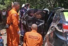 Bombeiros resgatam vítima presa às ferragens após acidente em Camaçari