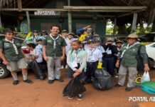 Dia Mundial da Limpeza reúne comunidade de Arembepe em defesa do meio ambiente