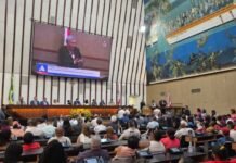 Caetano é homenageado com Comenda 2 de Julho na ALBA por sua trajetória política